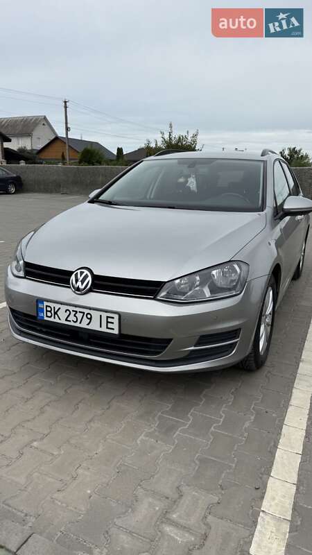 Універсал Volkswagen Golf 2014 в Вараші