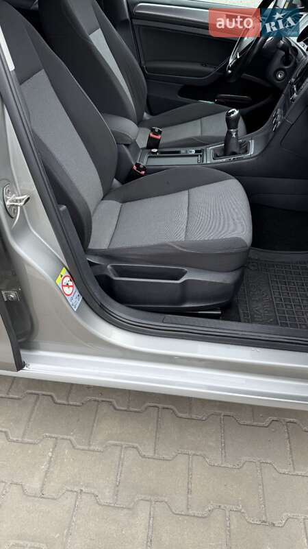 Універсал Volkswagen Golf 2014 в Вараші