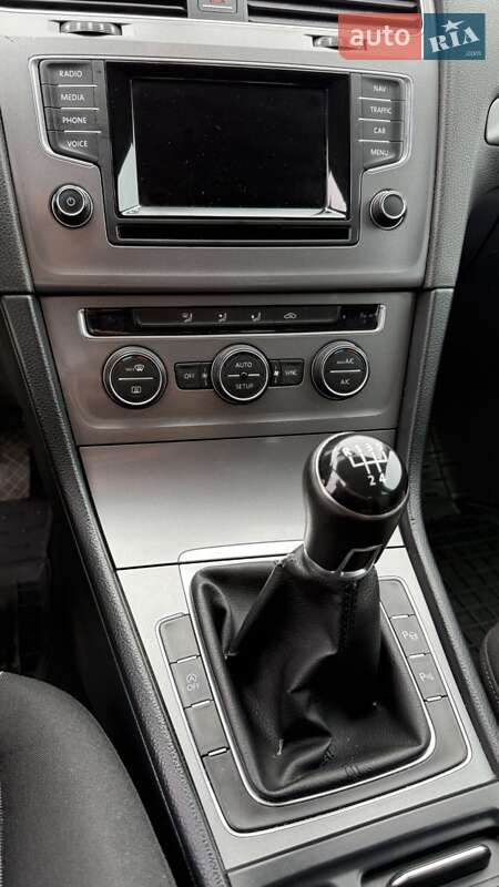 Універсал Volkswagen Golf 2014 в Вараші