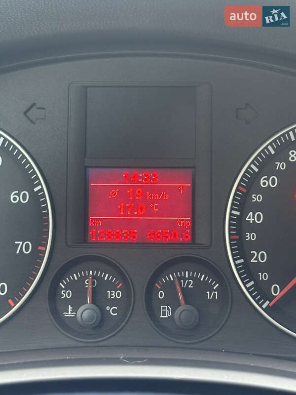 Хетчбек Volkswagen Golf 2005 в Києві