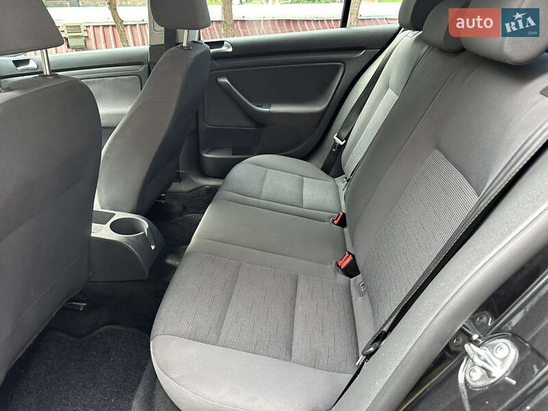 Хетчбек Volkswagen Golf 2008 в Луцьку