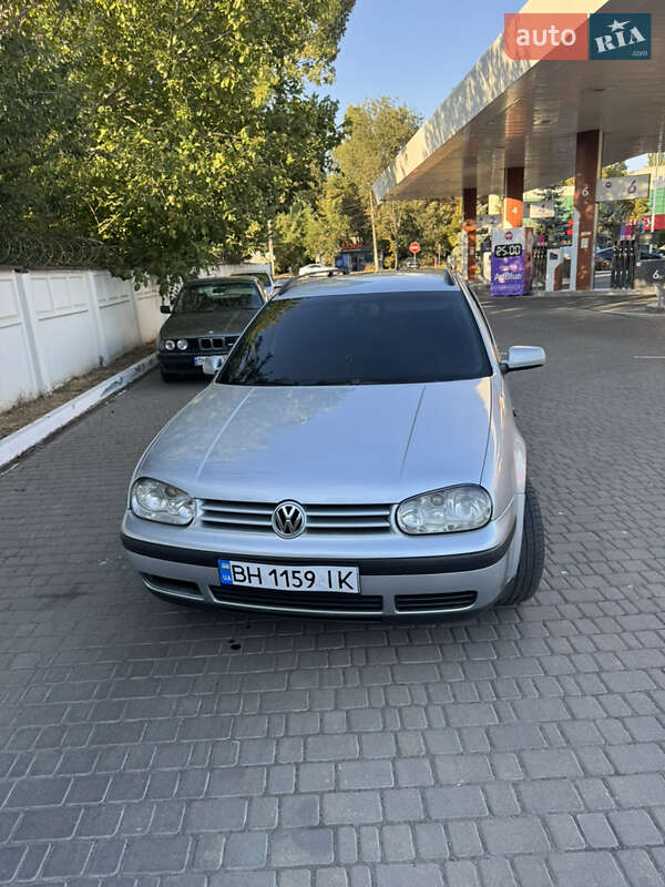 Volkswagen Golf 2003