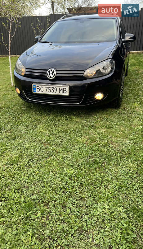 Універсал Volkswagen Golf 2012 в Золочеві