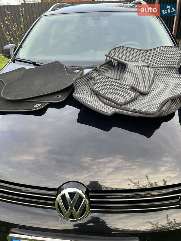 Універсал Volkswagen Golf 2012 в Золочеві