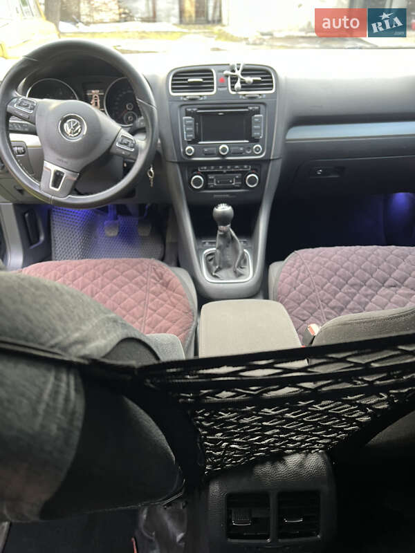 Універсал Volkswagen Golf 2012 в Золочеві