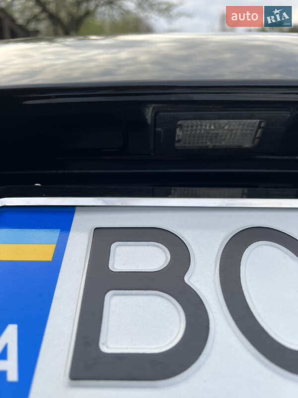 Універсал Volkswagen Golf 2012 в Золочеві