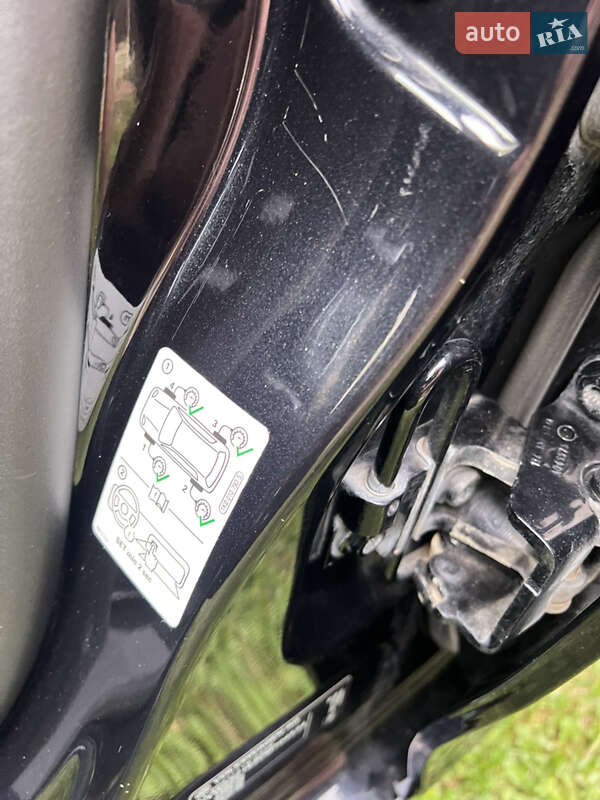 Універсал Volkswagen Golf 2012 в Золочеві