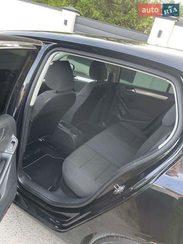 Хетчбек Volkswagen Golf 2010 в Львові