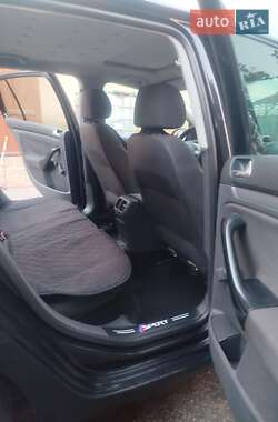 Хэтчбек Volkswagen Golf 2006 в Синельниково