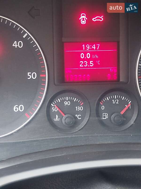 Хетчбек Volkswagen Golf 2006 в Синельниковому