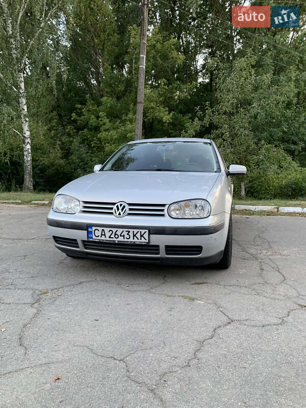 Хэтчбек Volkswagen Golf 2000 в Тальном