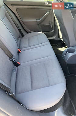 Хетчбек Volkswagen Golf 2007 в  фото 9 Хетчбек Volkswagen Golf 2007 в