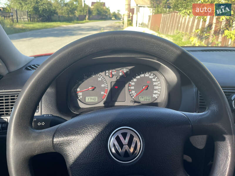 Універсал Volkswagen Golf 2001 в Чуднові