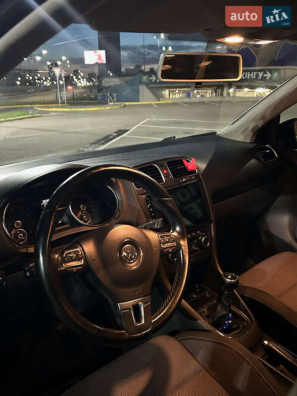 Хетчбек Volkswagen Golf 2008 в Ратному