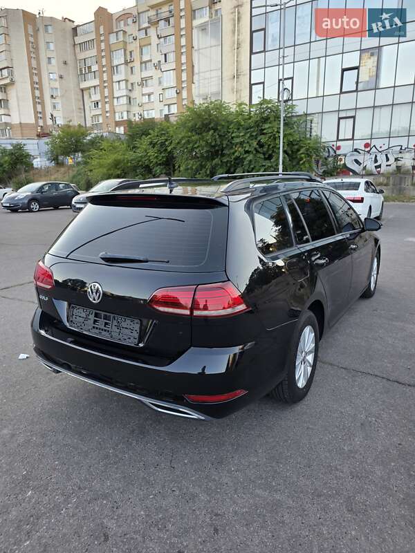 Універсал Volkswagen Golf 2019 в Запоріжжі