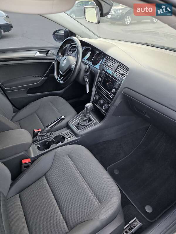 Універсал Volkswagen Golf 2019 в Запоріжжі