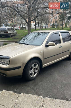 Хэтчбек Volkswagen Golf 2001 в Звенигородке