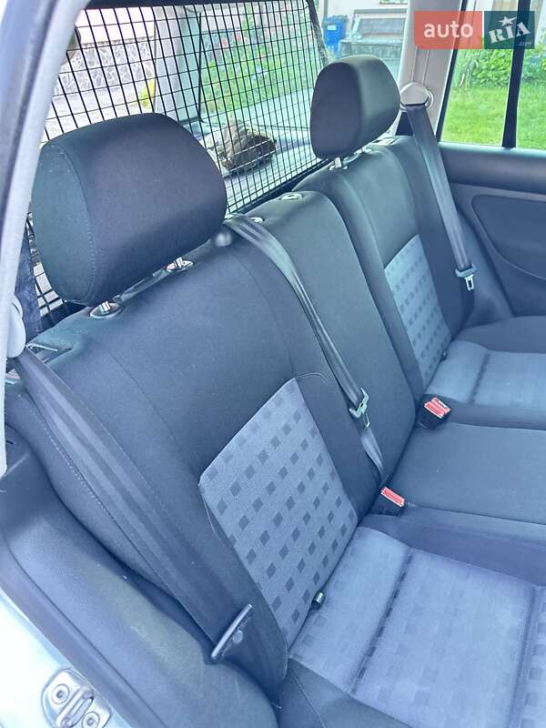 Універсал Volkswagen Golf 2005 в Львові