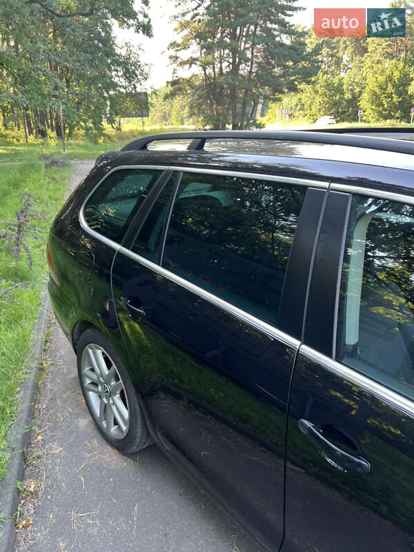 Універсал Volkswagen Golf 2009 в Рівному