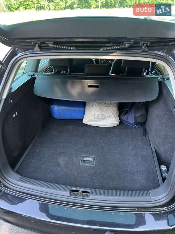 Універсал Volkswagen Golf 2009 в Рівному