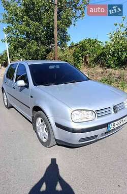 Хетчбек Volkswagen Golf 2002 в Первомайську