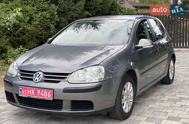 Хэтчбек Volkswagen Golf 2005 в Староконстантинове