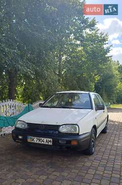 Хэтчбек Volkswagen Golf 1994 в Дубровице