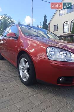 Хетчбек Volkswagen Golf 2008 в Звенигородці
