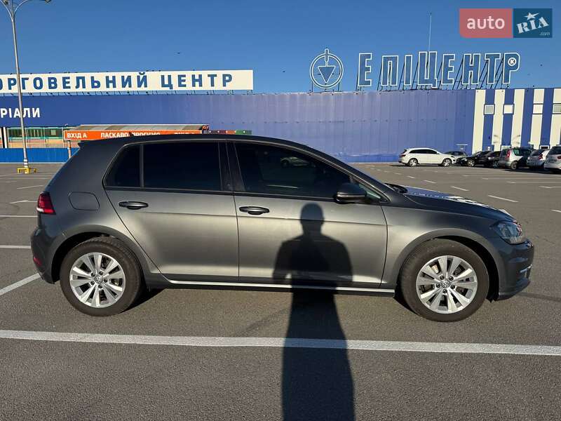 Хэтчбек Volkswagen Golf 2017 в Каменец-Подольском