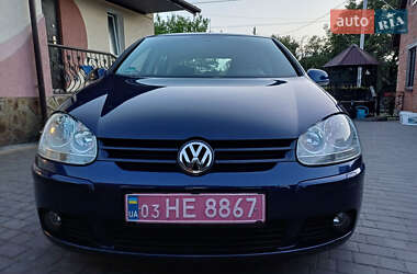 Хетчбек Volkswagen Golf 2008 в Луцьку
