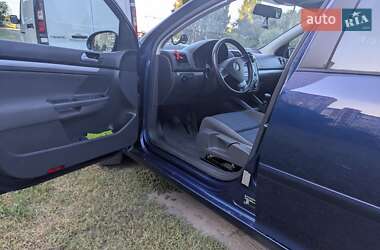 Хэтчбек Volkswagen Golf 2007 в 