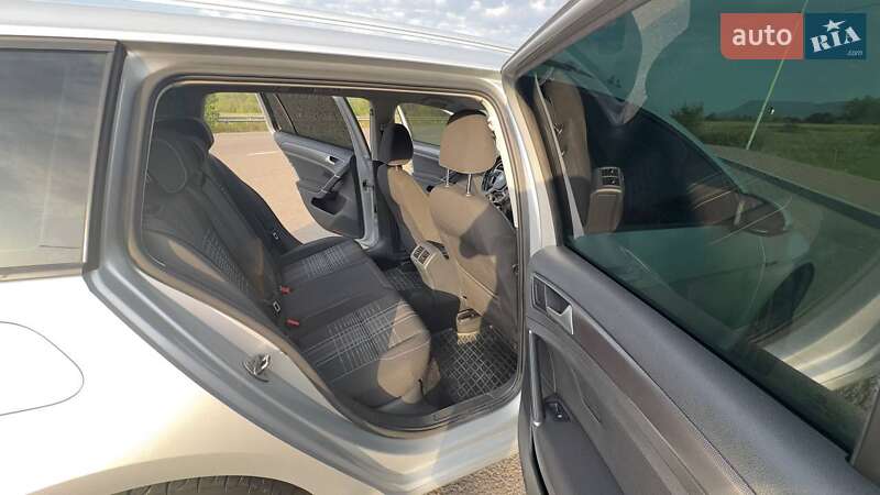 Універсал Volkswagen Golf 2015 в Хусті