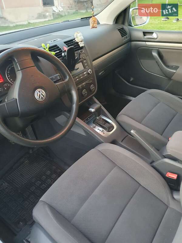 Хэтчбек Volkswagen Golf 2006 в Тернополе