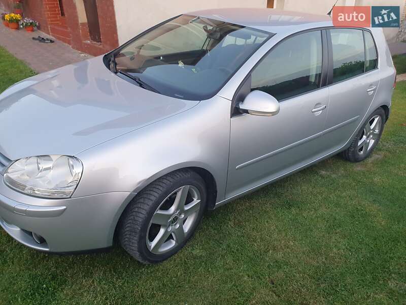 Хэтчбек Volkswagen Golf 2006 в Тернополе