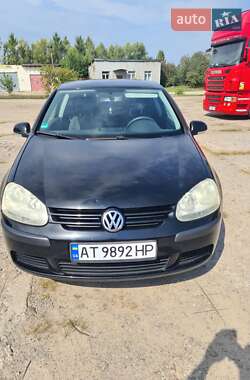 Хетчбек Volkswagen Golf 2004 в Тисмениці
