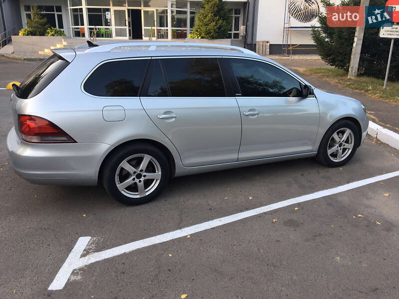 Универсал Volkswagen Golf 2011 в Буковеле