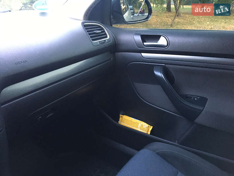 Универсал Volkswagen Golf 2011 в Буковеле