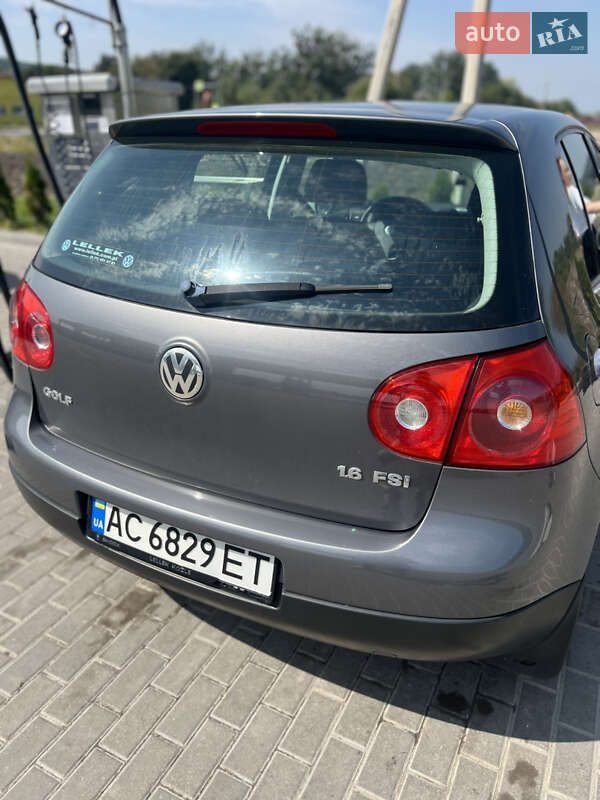 Хетчбек Volkswagen Golf 2005 в Нетішині