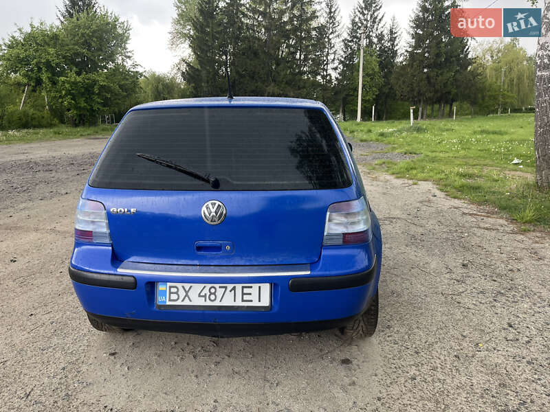 Хетчбек Volkswagen Golf 2002 в Красилові
