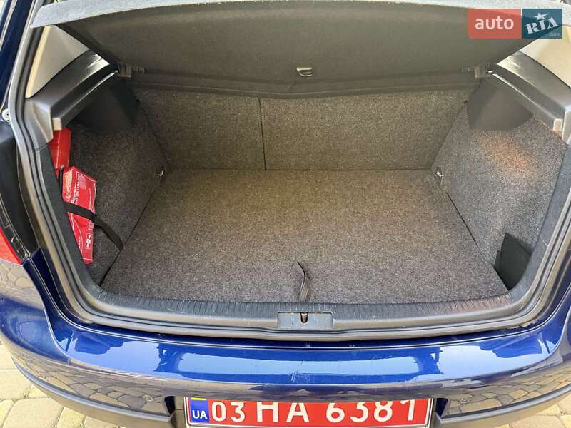 Хетчбек Volkswagen Golf 2007 в Києві