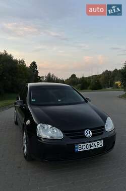 Хетчбек Volkswagen Golf 2004 в Бродах