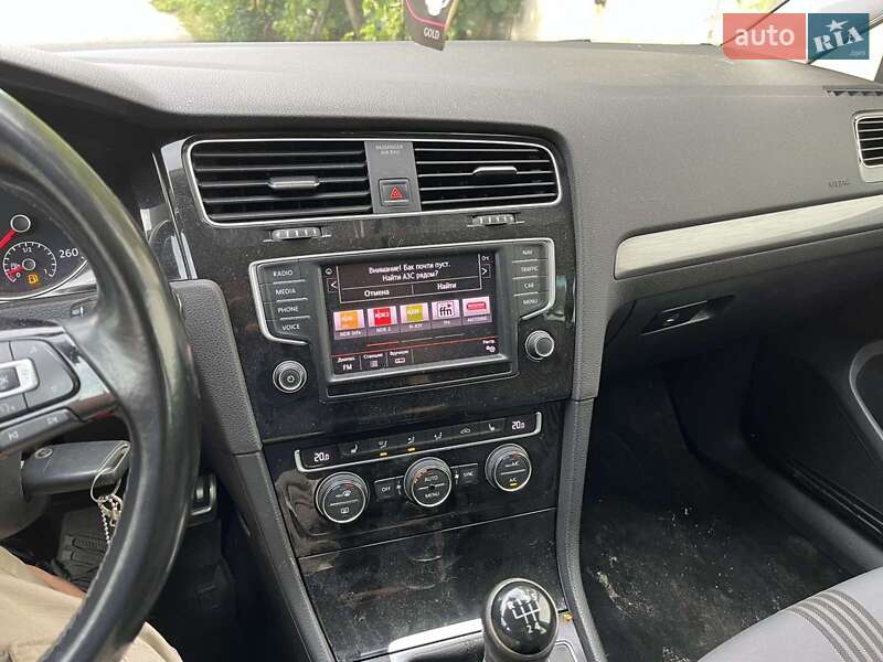 Універсал Volkswagen Golf 2016 в Тернополі