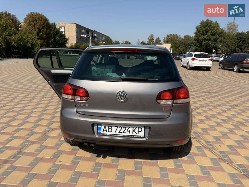 Хетчбек Volkswagen Golf 2009 в Гайсину