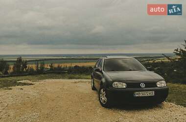 Хэтчбек Volkswagen Golf 2001 в Золочеве