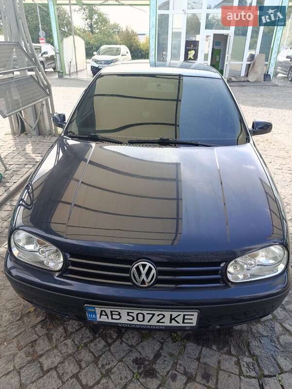 Хэтчбек Volkswagen Golf 2001 в Золочеве