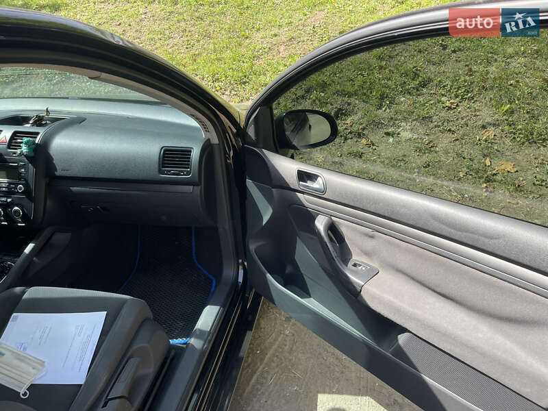 Хэтчбек Volkswagen Golf 2006 в Львове