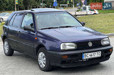 Хетчбек Volkswagen Golf 1995 в Новояворівську