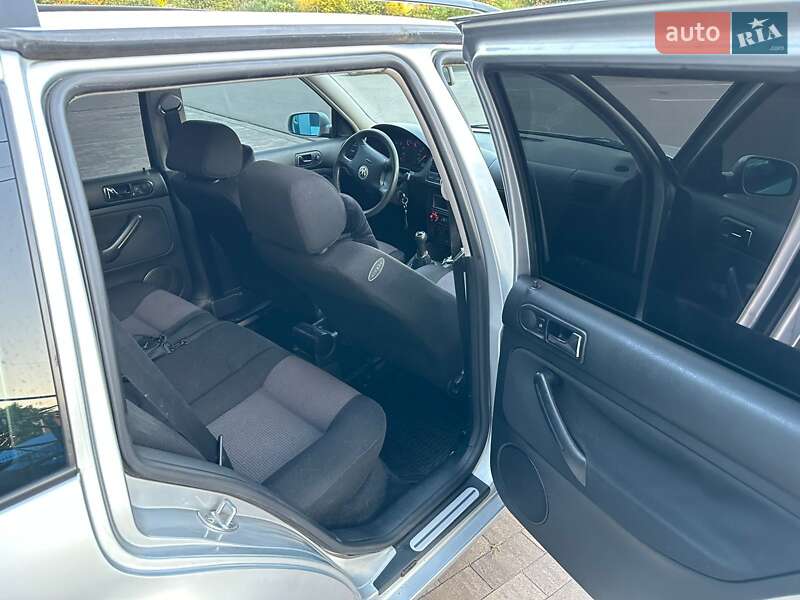 Універсал Volkswagen Golf 2001 в Чернігові