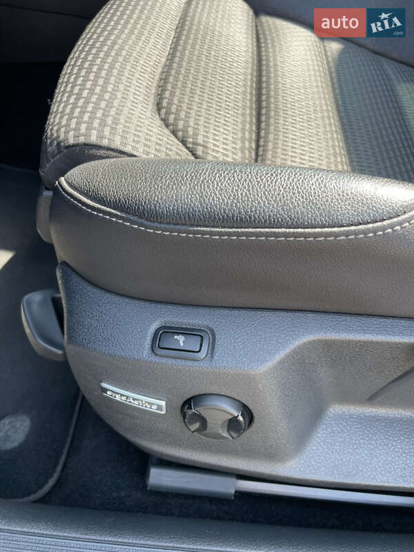 Универсал Volkswagen Golf 2016 в Ужгороде