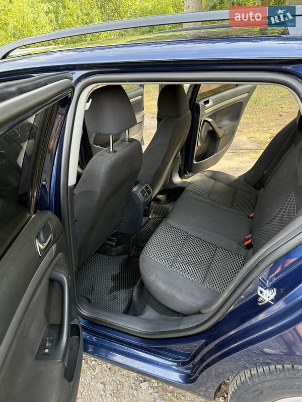 Универсал Volkswagen Golf 2011 в Ильинцах